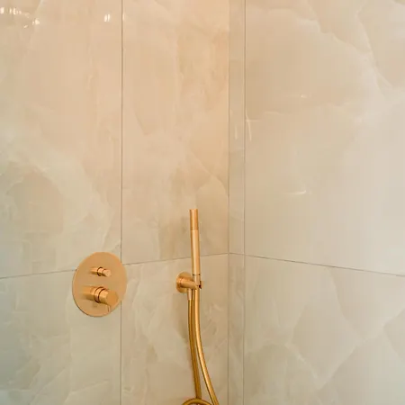 公寓 Designer Luxury Apartment, 2 Beds, Prime Location *