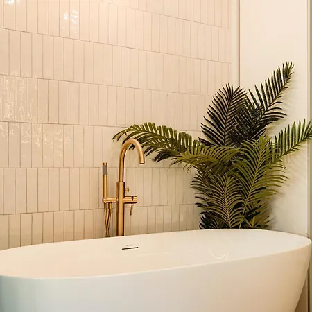 公寓 Designer Luxury Apartment, 2 Beds, Prime Location *