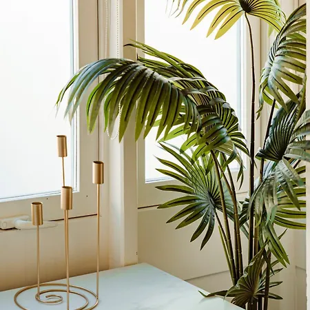 Designer Luxury Apartment, 2 Beds, Prime Location