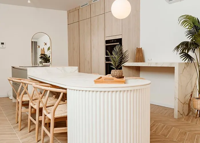 Designer Luxury Apartment, 2 Beds, Prime Location * 슬리에마