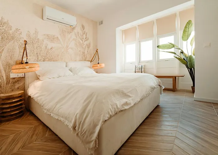 Designer Luxury Apartment, 2 Beds, Prime Location 아파트