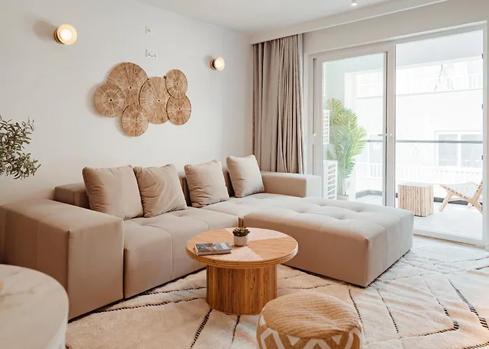 Designer Luxury Apartment, 2 Beds, Prime Location * 슬리에마