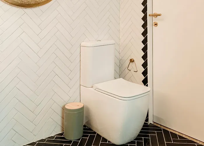 Designer Luxury Apartment, 2 Beds, Prime Location