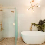Designer Luxury Apartment, 2 Beds, Prime Location Apartament Sliema