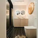 公寓 Designer Luxury Apartment, 2 Beds, Prime Location *
