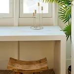 Apartament Designer Luxury Apartment, 2 Beds, Prime Location *