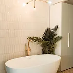 Apartament Designer Luxury Apartment, 2 Beds, Prime Location