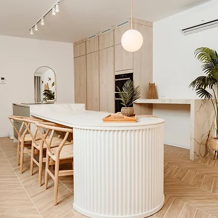 Designer Luxury Apartment, 2 Beds, Prime Location * Слима