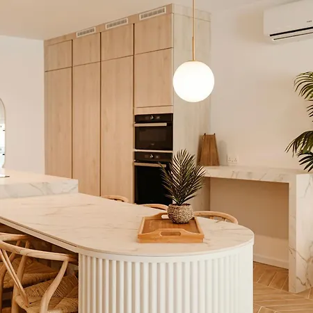 Designer Luxury Apartment, 2 Beds, Prime Location Lejlighed *