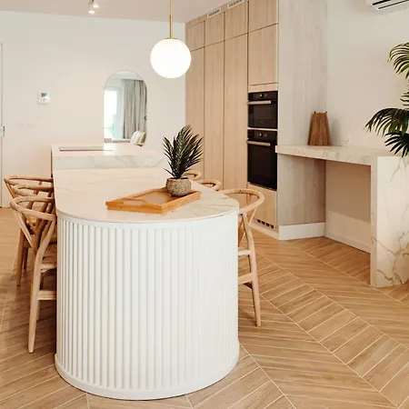 Designer Luxury Apartment, 2 Beds, Prime Location * Sliema