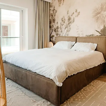 Designer Luxury Apartment, 2 Beds, Prime Location Lejlighed