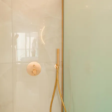 Designer Luxury Apartment, 2 Beds, Prime Location Sliema