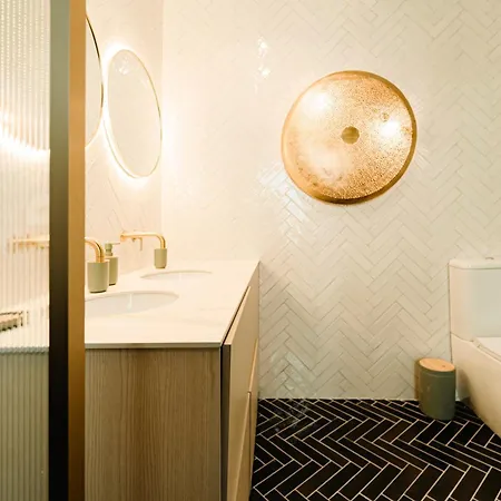 Designer Luxury Apartment, 2 Beds, Prime Location Апартаменты *