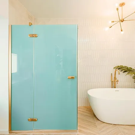 Designer Luxury Apartment, 2 Beds, Prime Location Апартаменты