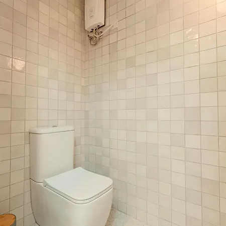 Designer Luxury Apartment, 2 Beds, Prime Location Апартаменты Слима