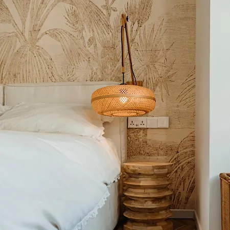 Designer Luxury Apartment, 2 Beds, Prime Location Апартаменты *