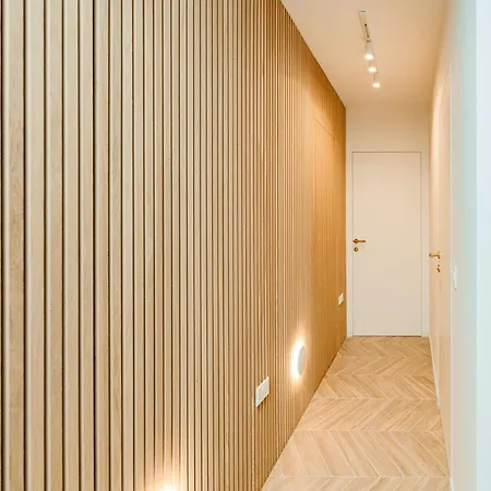 Designer Luxury Apartment, 2 Beds, Prime Location *