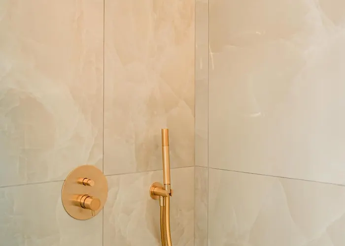 Διαμέρισμα Designer Luxury Apartment, 2 Beds, Prime Location *