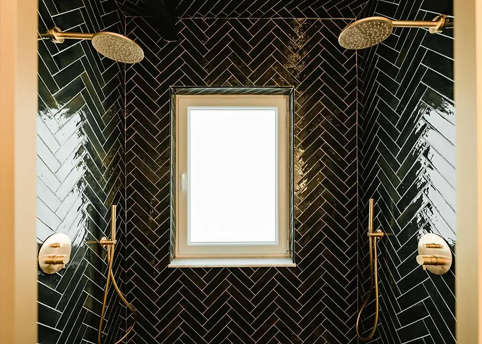 Διαμέρισμα Designer Luxury Apartment, 2 Beds, Prime Location