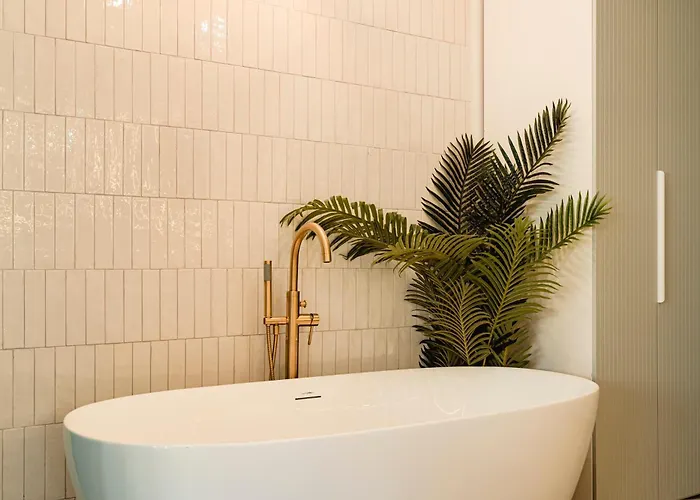 Διαμέρισμα Designer Luxury Apartment, 2 Beds, Prime Location *