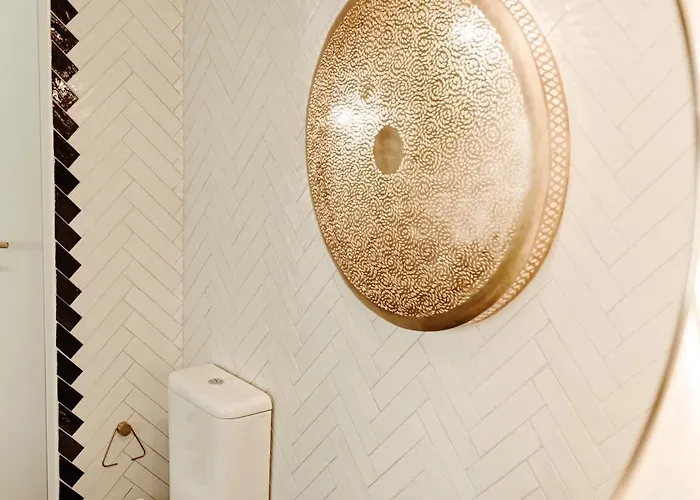 Designer Luxury Apartment, 2 Beds, Prime Location Διαμέρισμα *