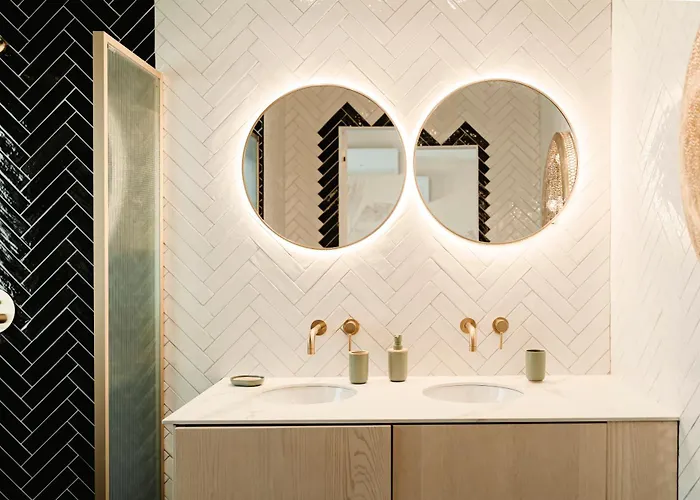 Designer Luxury Apartment, 2 Beds, Prime Location Διαμέρισμα *