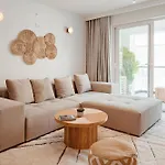 Designer Luxury Apartment, 2 Beds, Prime Location * Sliema
