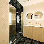 Daire Designer Luxury Apartment, 2 Beds, Prime Location